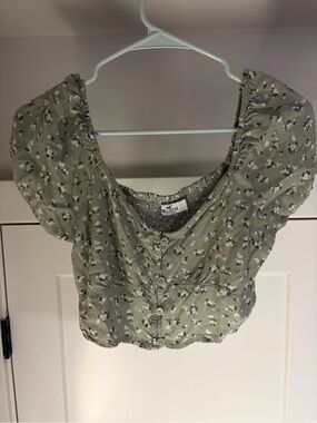 Hollister Sage Green Floral Button-Front Puff Sleeve Crop Top